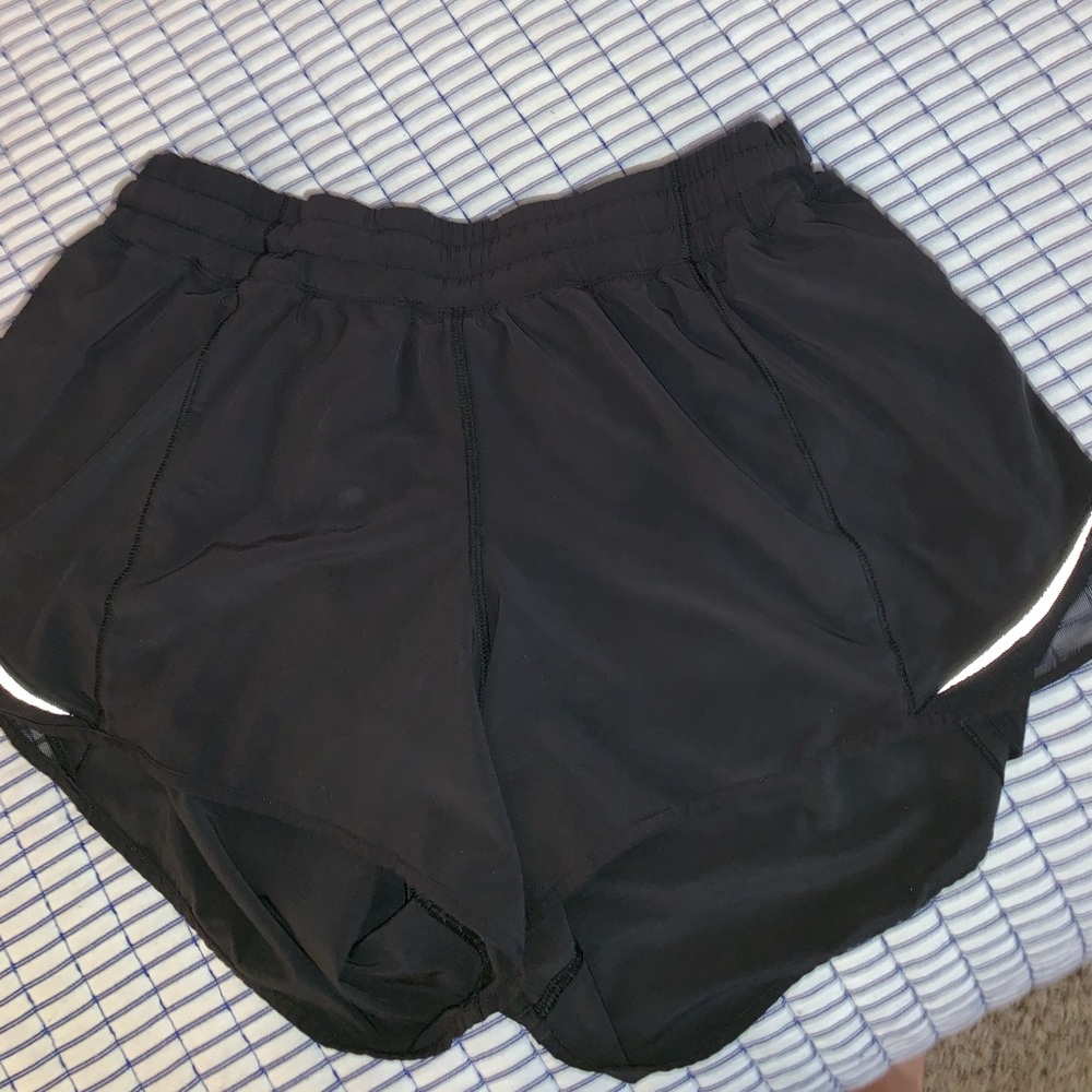 Lululemon Hotty Hot 4” Black Shorts